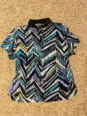 jamie sadock Black, White, and Teal Vintage Chevron Print Short Sleeve Top